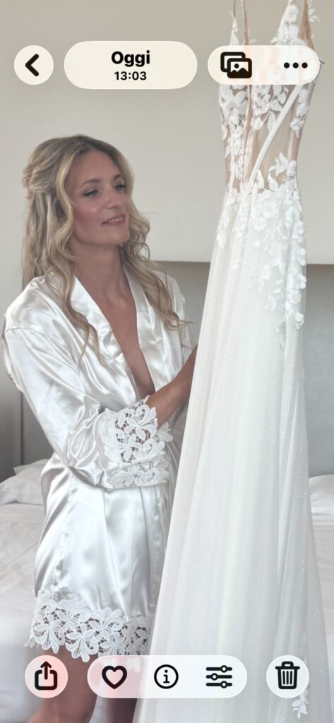 Sposa Valerie in abito da sposa durante la preparazione del matrimonio